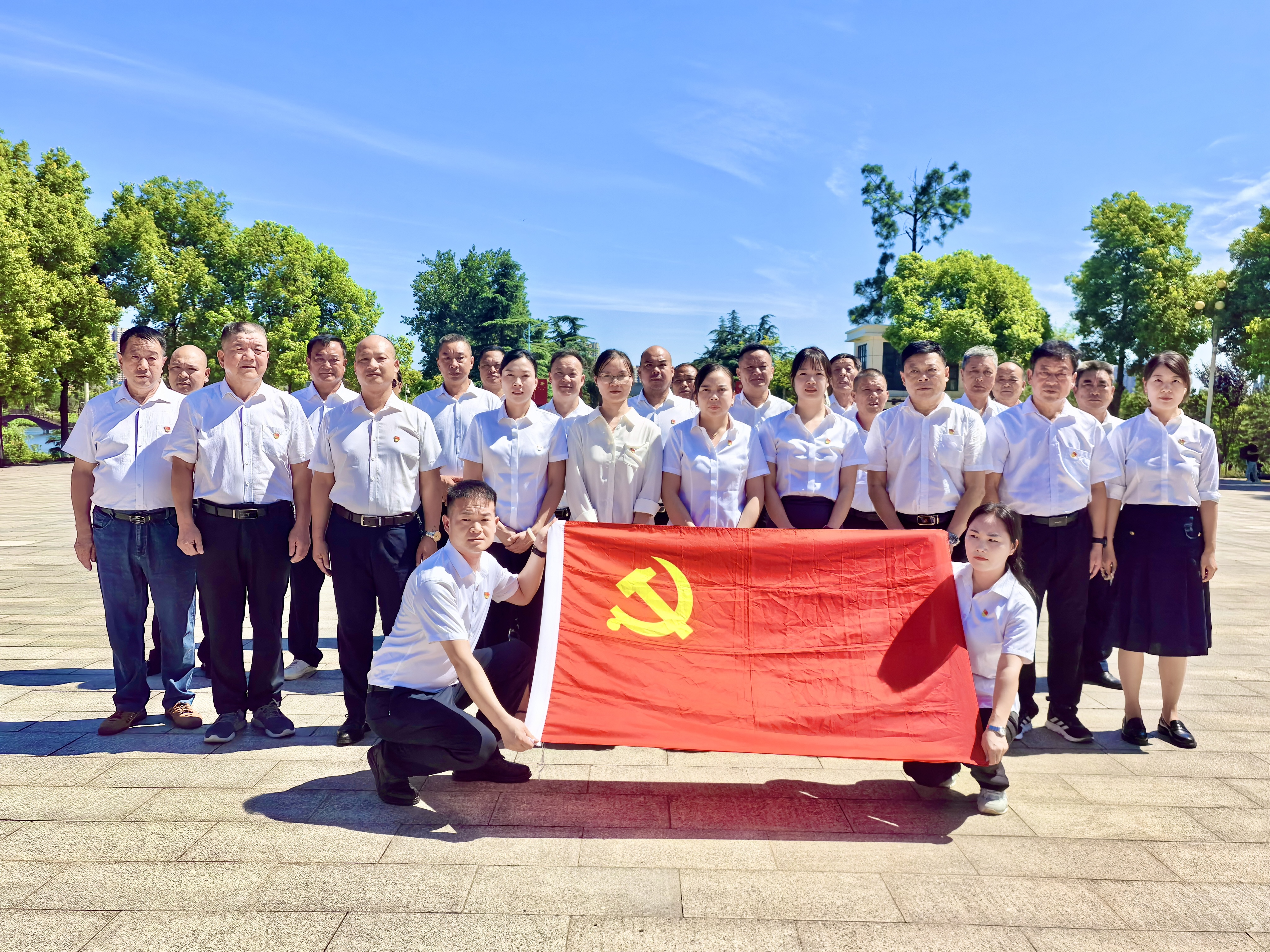 追尋先烈光輝路,凝聚奮進(jìn)新力量 ——湖北宜居環(huán)境黨支部開(kāi)展 “七一” 主題黨日活動(dòng)